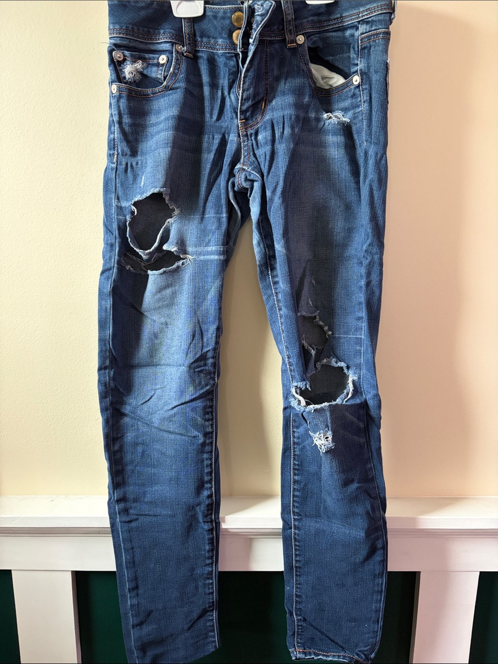 Women’s American eagle super stretch destroyed skinny jeans